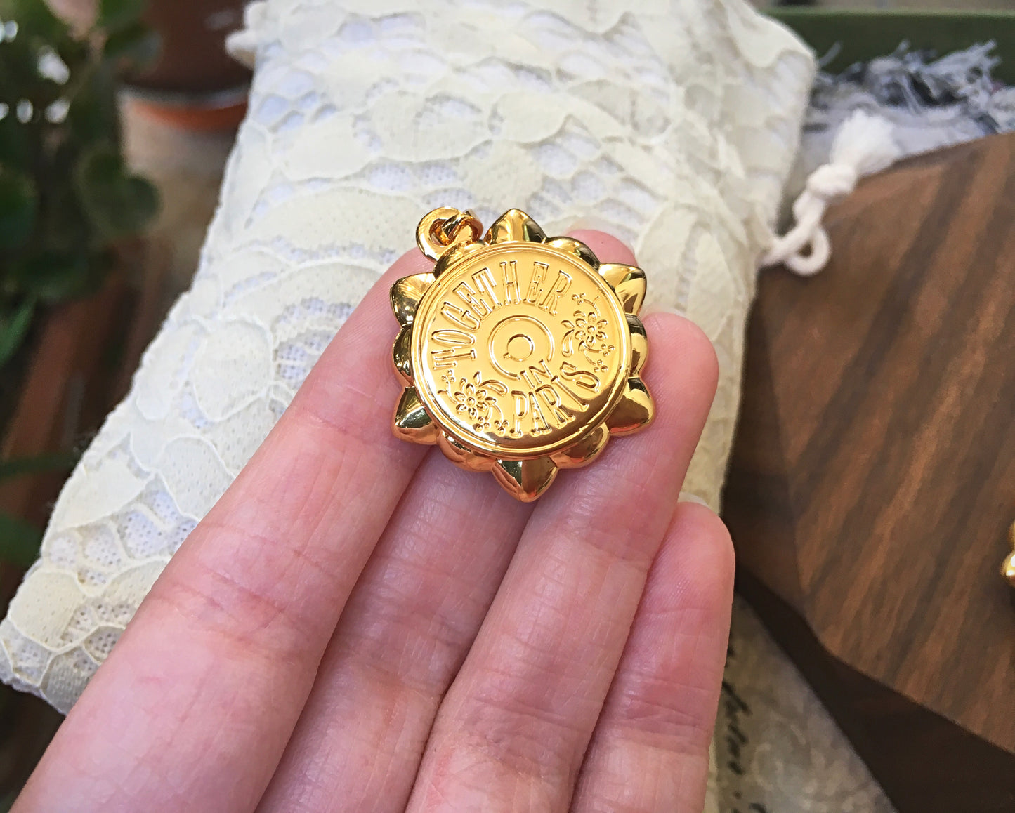 Collana Anastasia "Together in Paris" - Insieme a Parigi - Cristalli Verde Peridot
