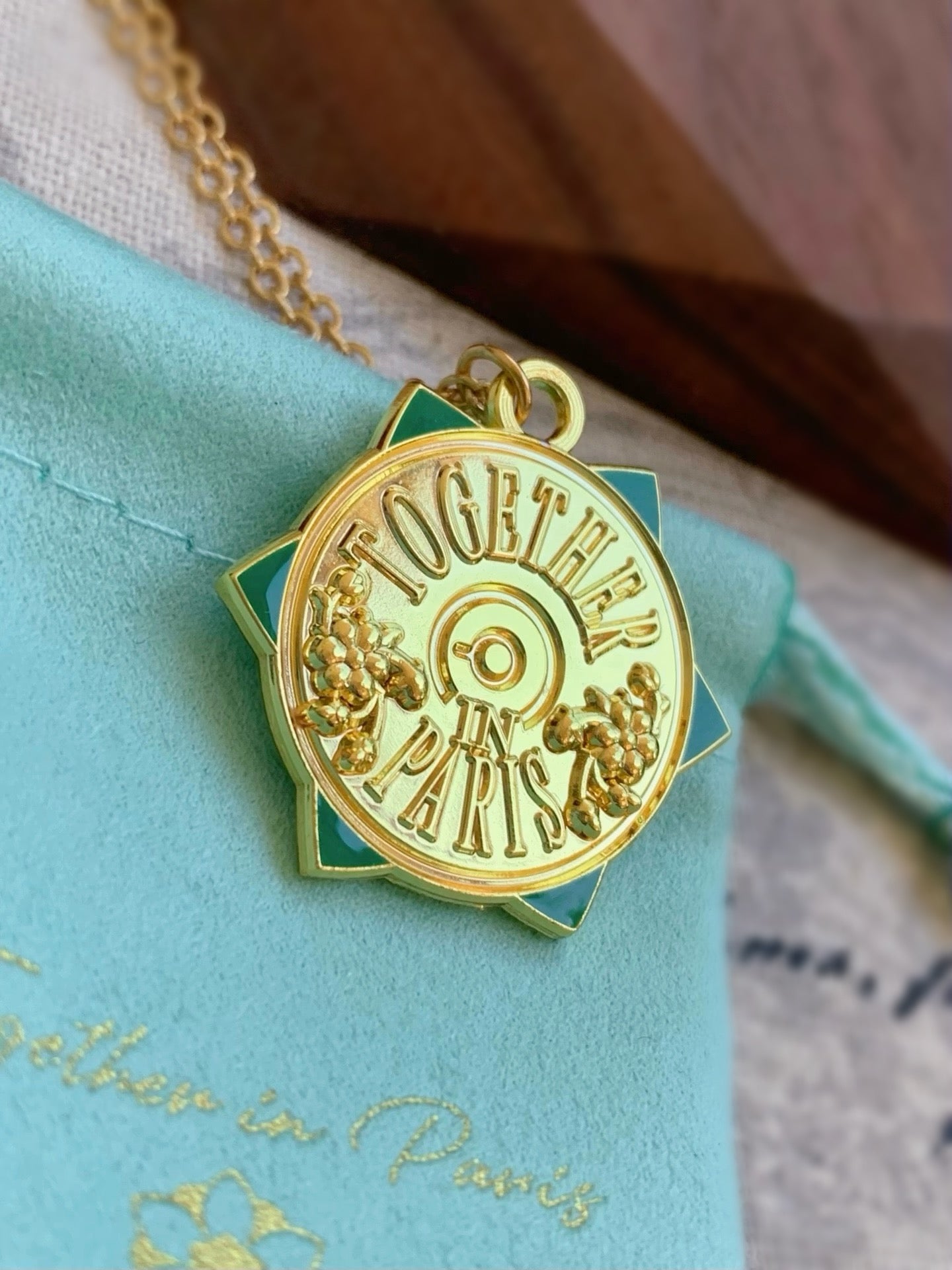 Collana Anastasia Together in Paris - Insieme a Parigi - Ciondolo Fiore Smaltato - Versione 2