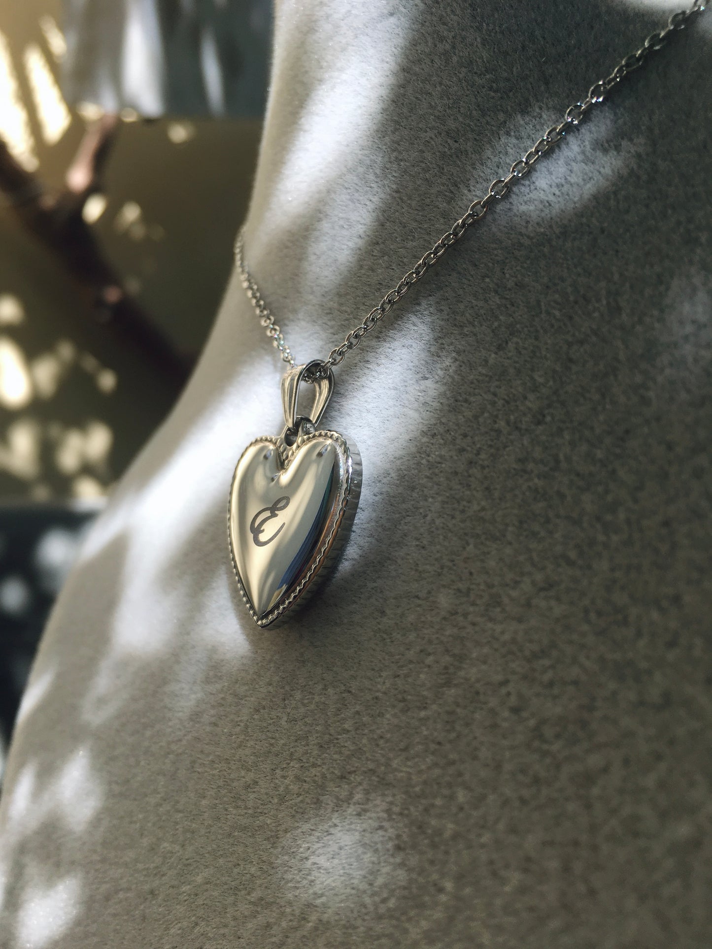 Collana Ciondolo Cuore Nome Inciso Iniziale Minimalista Acciaio Inossidabile -Idea Regalo - Incisione Personalizzata