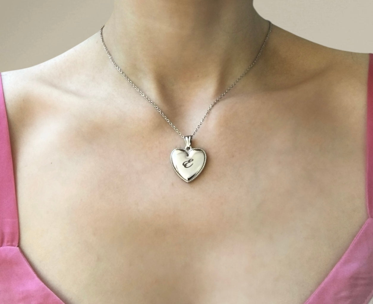 Collana Ciondolo Cuore Nome Inciso Iniziale Minimalista Acciaio Inossidabile -Idea Regalo - Incisione Personalizzata