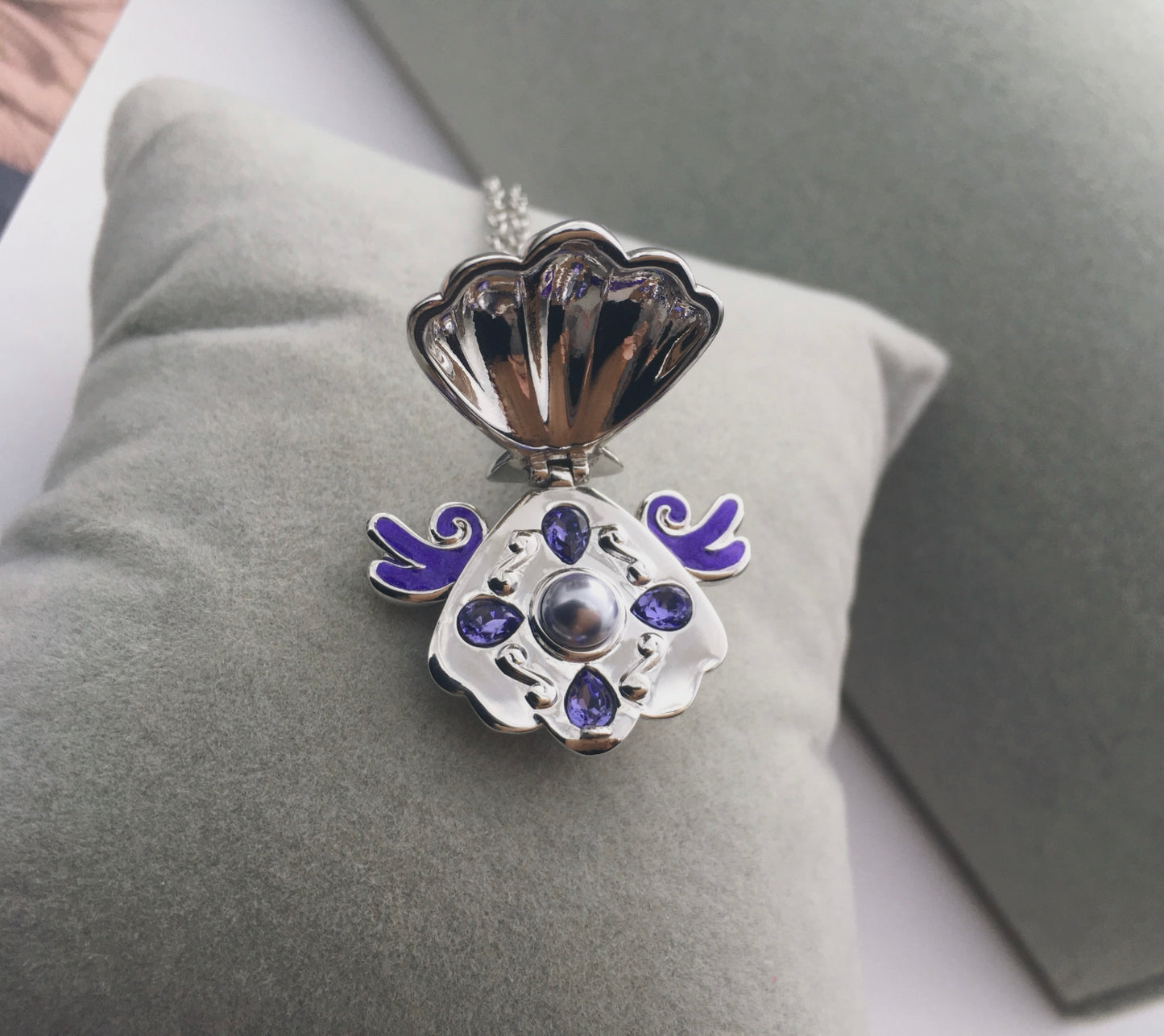 Collana Ciondolo Conchiglia Sirena Locket Medaglione Perla Viola e Cristalli Mermaid Melody