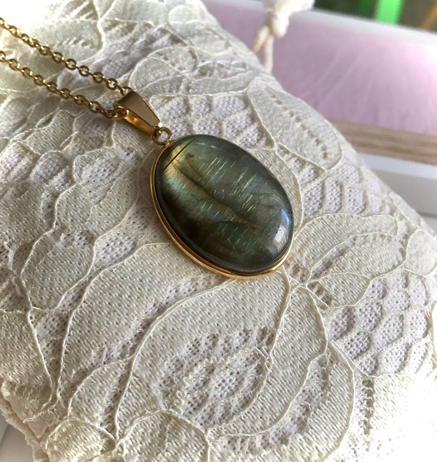 Collana Labradorite Naturale Cabochon Ovale - Acciaio Inossidabile Oro 18k - Pendente Pietra Semipreziosa - Incisione Personalizzata
