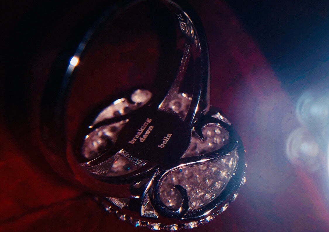 "Bella" Engagement Ring in 925 Sterling Silver and Cubic Zirconia crystals