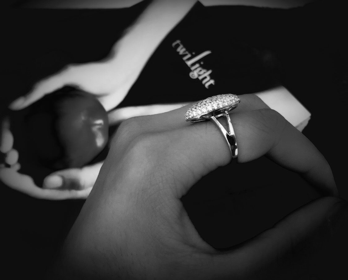 "Bella" Engagement Ring in 925 Sterling Silver and Cubic Zirconia crystals