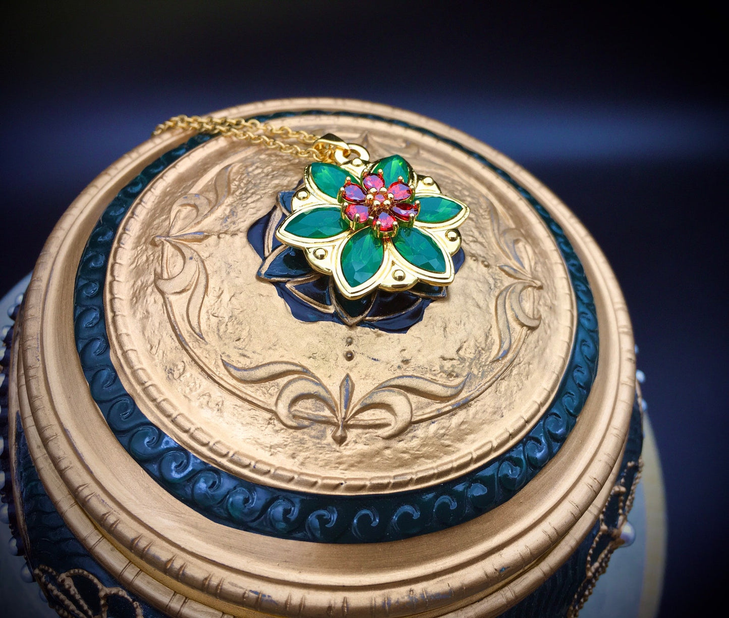 Collana Anastasia "Together in Paris" - Insieme a Parigi - Cristalli Palace Opal Green