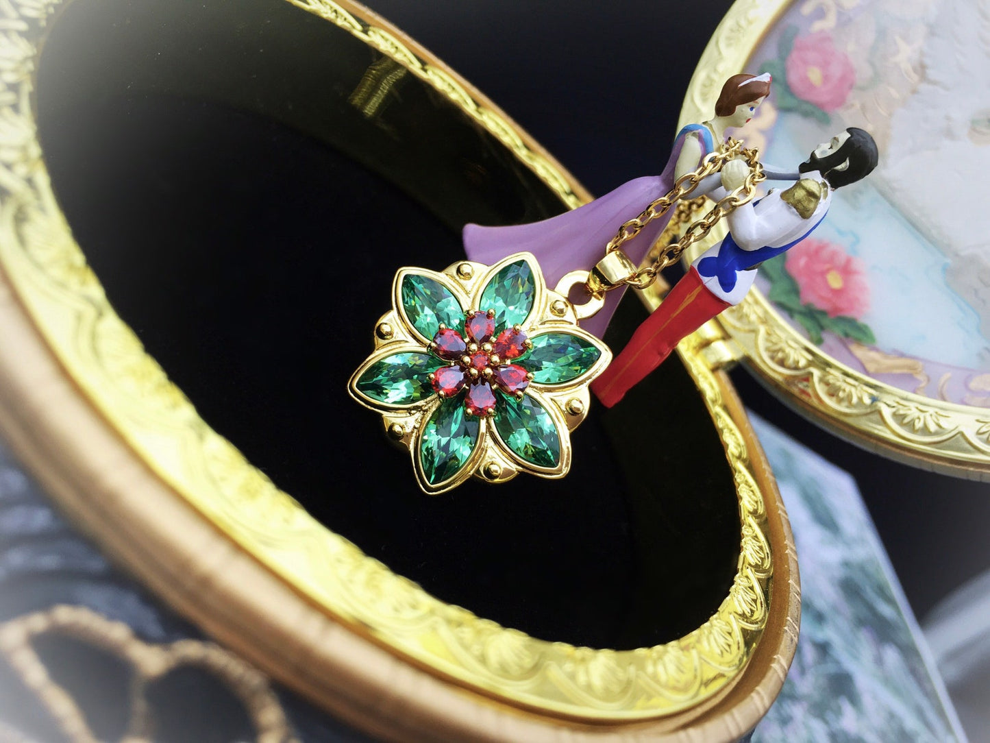 Collana Anastasia "Together in Paris" - Insieme a Parigi - Cristalli Verde Erinite Vintage