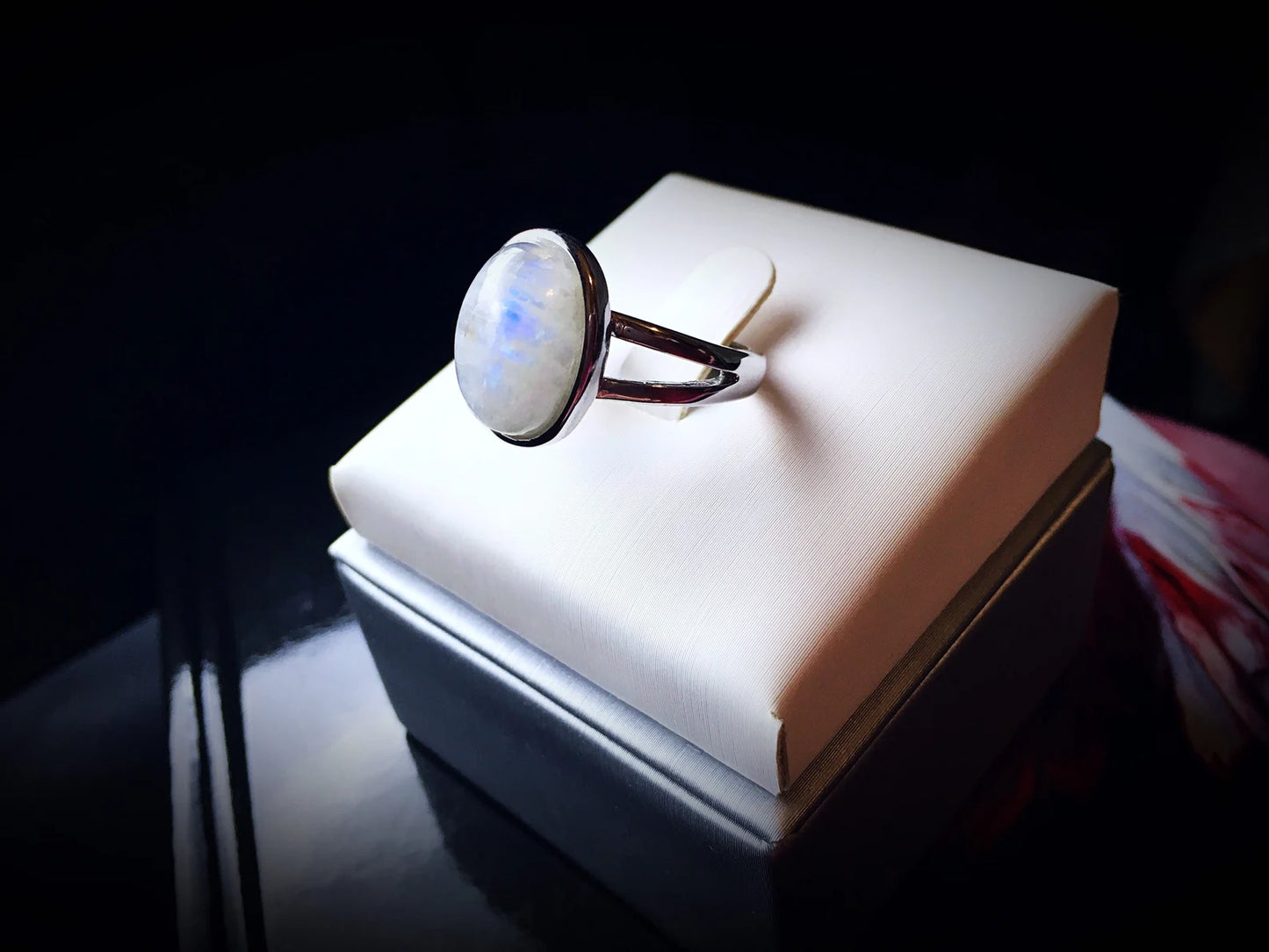 "Bella" Anello Pietra di Luna Arcobaleno in Argento Sterling 925 - Rainbow Moonstone Ring