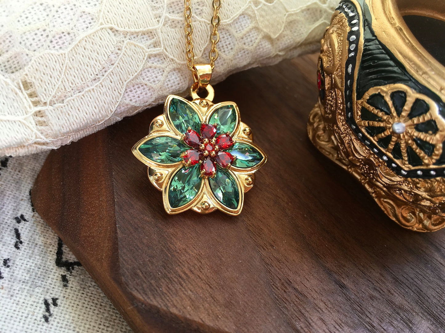 Collana Anastasia "Together in Paris" - Insieme a Parigi - Cristalli Verde Erinite Vintage