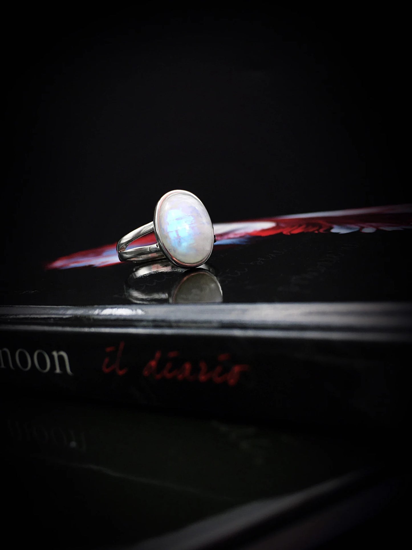 "Bella" Anello Pietra di Luna Arcobaleno in Argento Sterling 925 - Rainbow Moonstone Ring