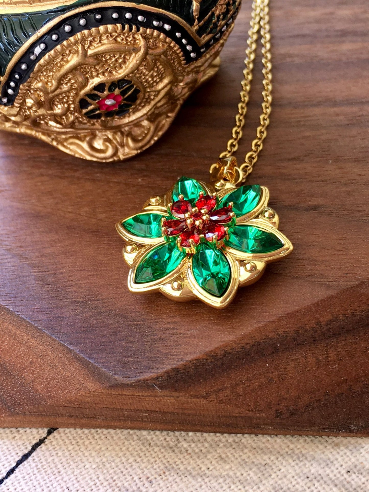 Collana Anastasia "Together in Paris" - Insieme a Parigi - Cristalli Smeraldo Chiaro - Light Emerald