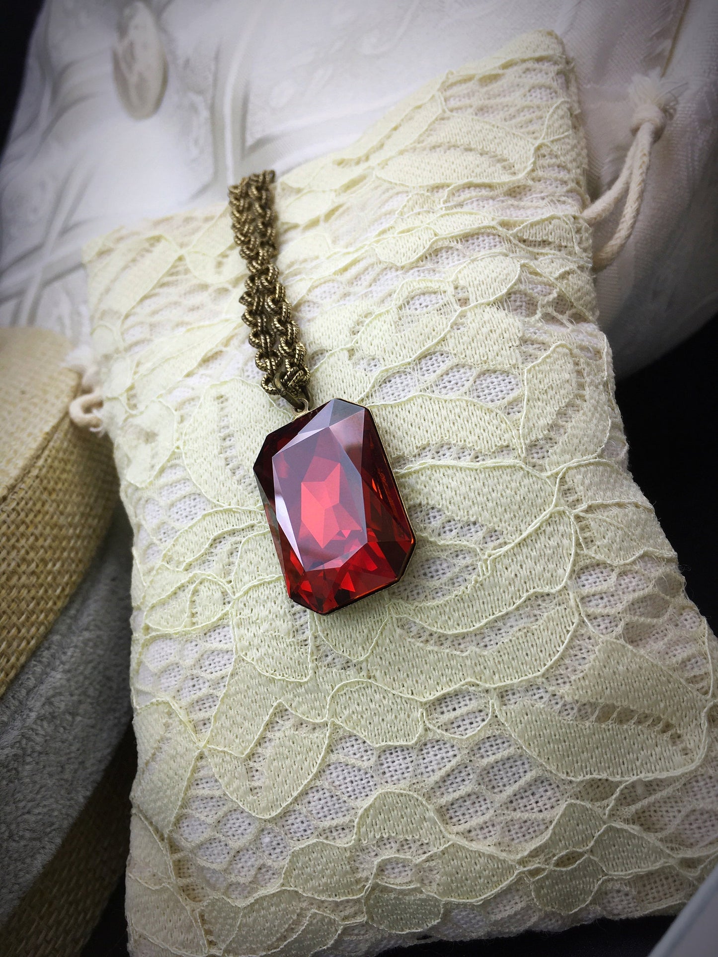 Collana Morfeo Sogno Pendente Ottagono Ottone Cristallo Red Magma RARO