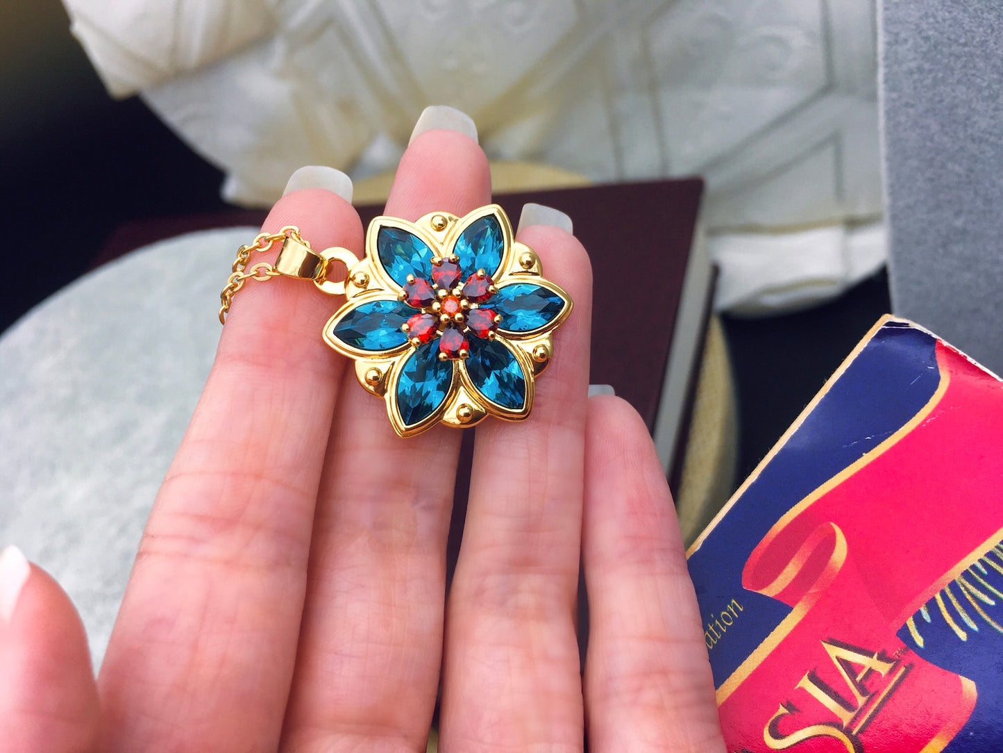 Collana Anastasia "Together in Paris" - Insieme a Parigi - Cristalli Blu Indicolite