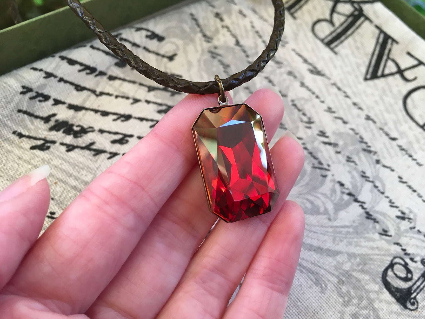 Collana Morfeo Sogno Pendente Ottagono Ottone Cristallo Red Magma RARO