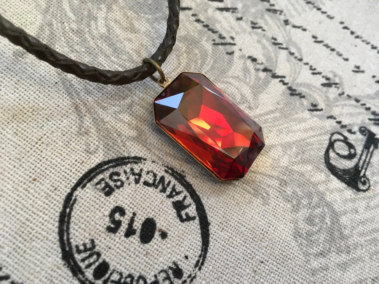 Collana Morfeo Sogno Pendente Ottagono Ottone Cristallo Red Magma RARO