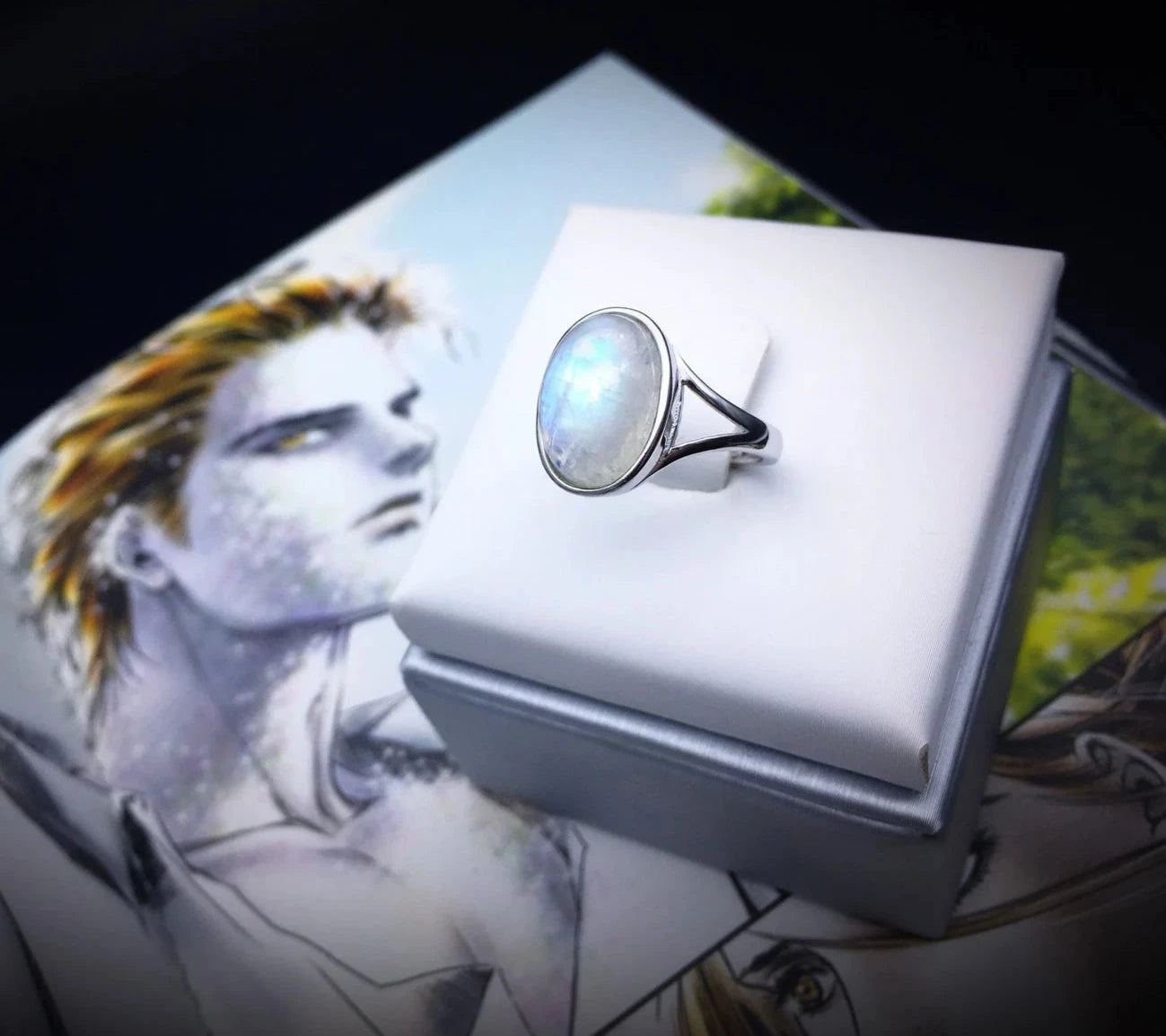 "Bella" Anello Pietra di Luna Arcobaleno in Argento Sterling 925 - Rainbow Moonstone Ring