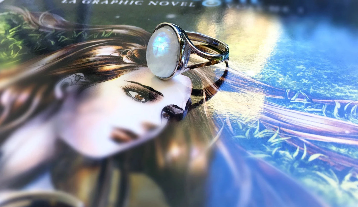 "Bella" Anello Pietra di Luna Arcobaleno in Argento Sterling 925 - Rainbow Moonstone Ring