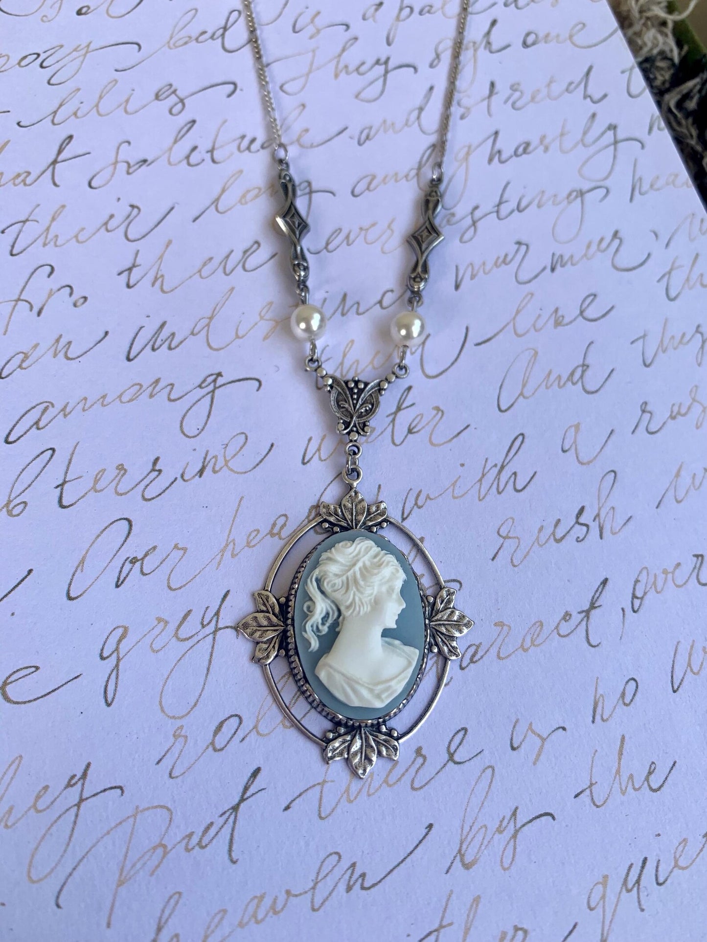 Collana Vampire Katherine Pierce Cameo Azzurro - Versione Argento