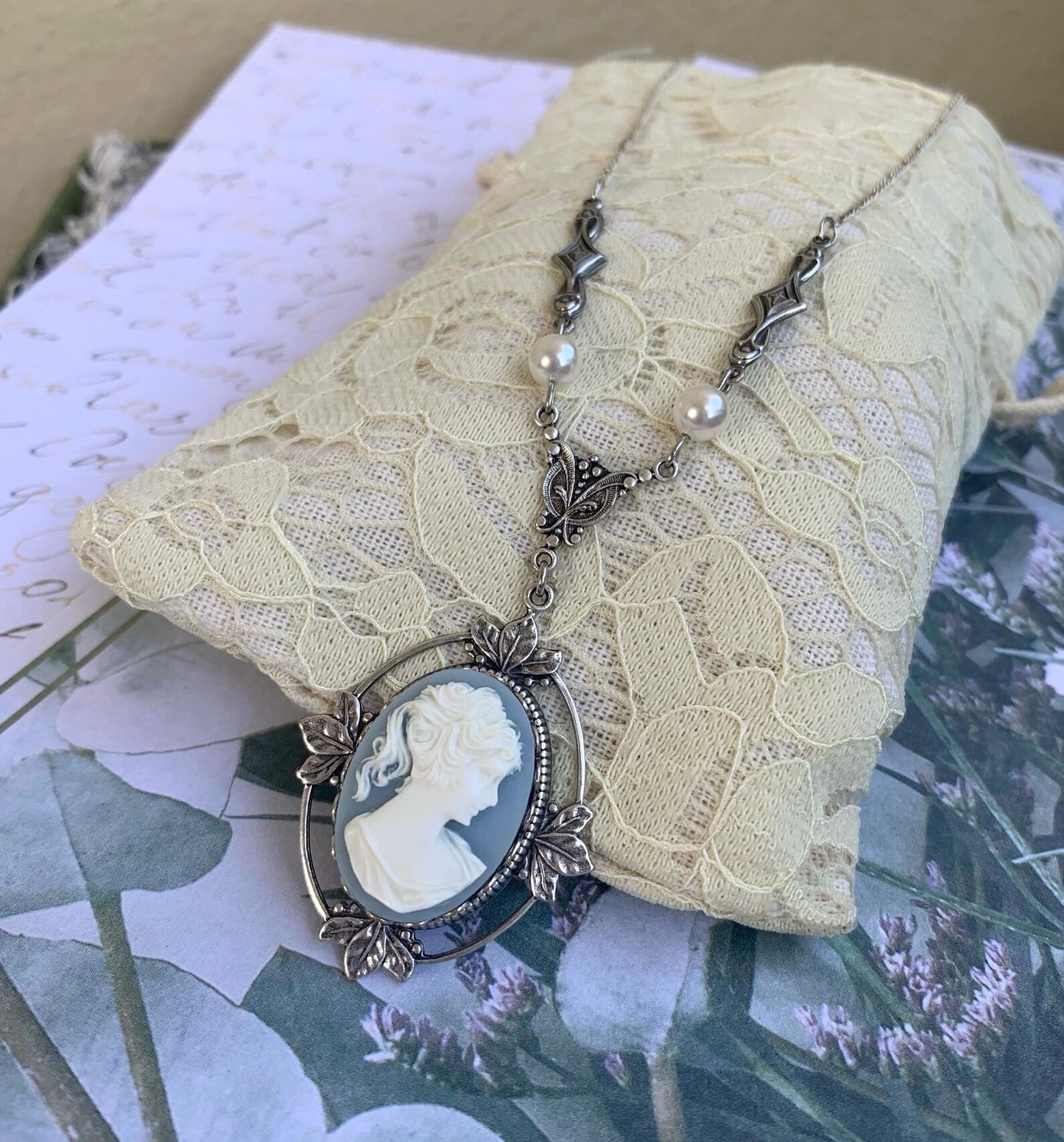 Collana Vampire Katherine Pierce Cameo Azzurro - Versione Argento