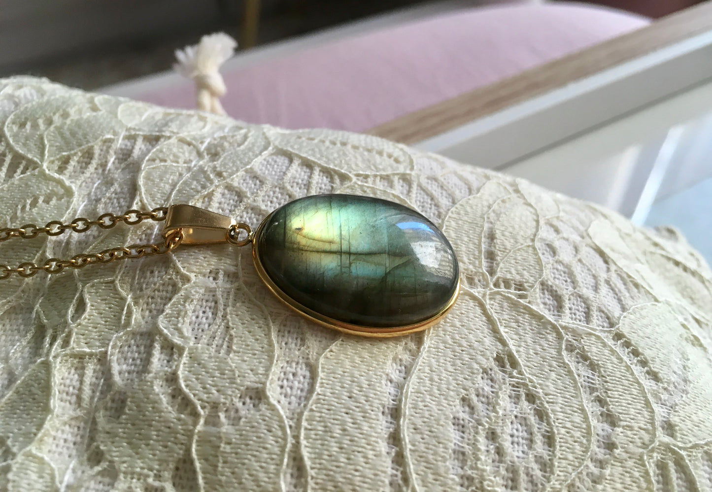 Collana Labradorite Naturale Cabochon Ovale - Acciaio Inossidabile Oro 18k - Pendente Pietra Semipreziosa - Incisione Personalizzata
