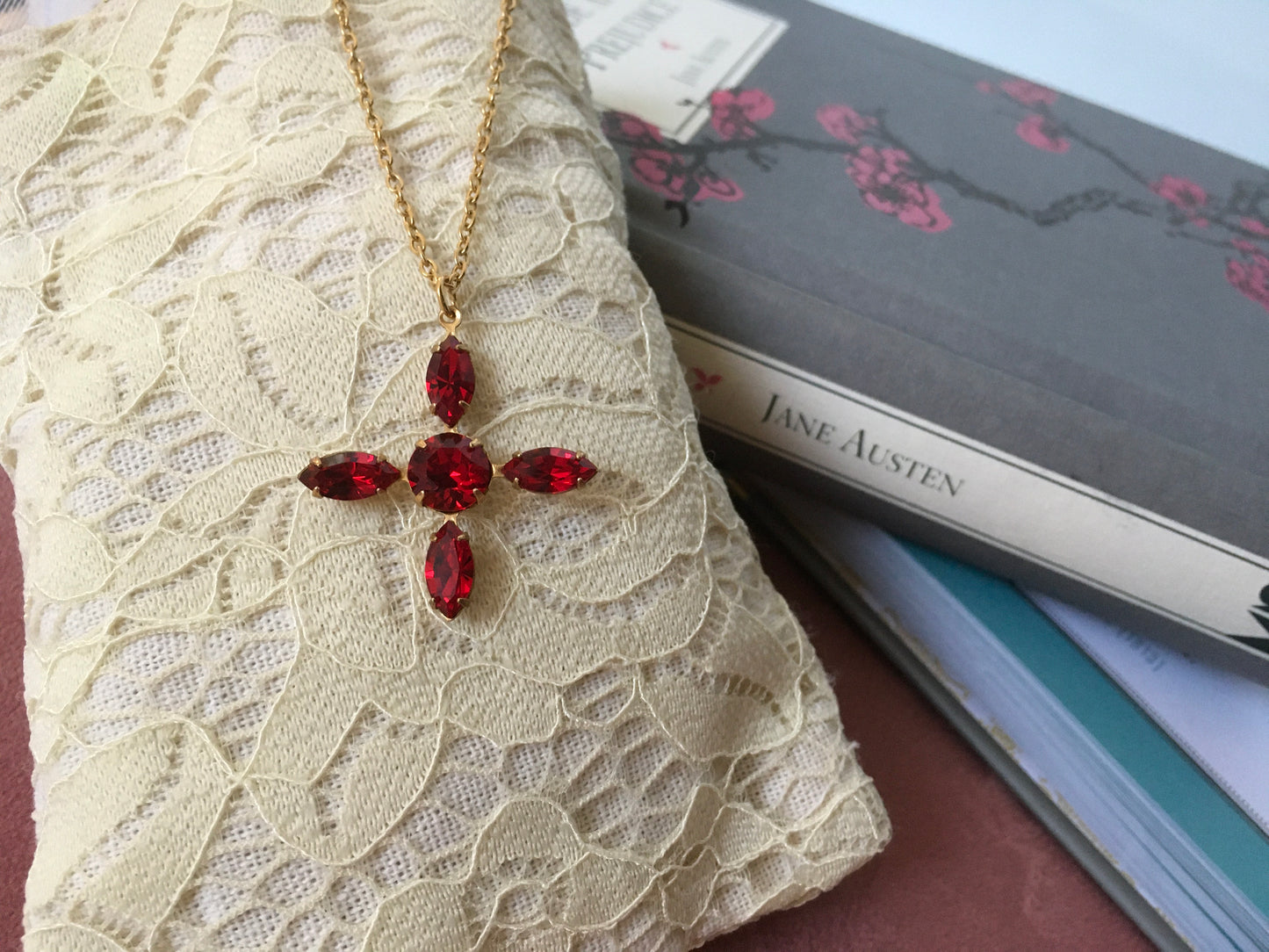Elizabeth Bennet Collana Croce e Cristalli - Orgoglio e Pregiudizio - Gioielli Letterari - Edwardian Regency Style - Jane Austen