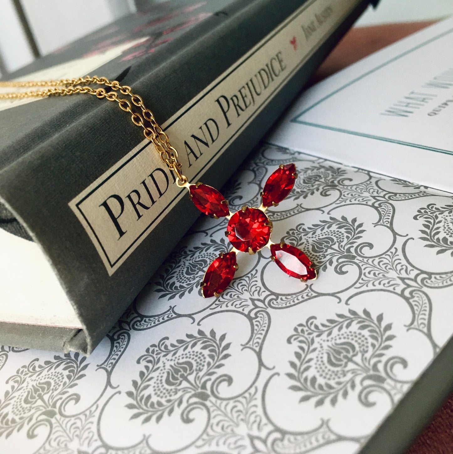 Elizabeth Bennet Collana Croce e Cristalli - Orgoglio e Pregiudizio - Gioielli Letterari - Edwardian Regency Style - Jane Austen