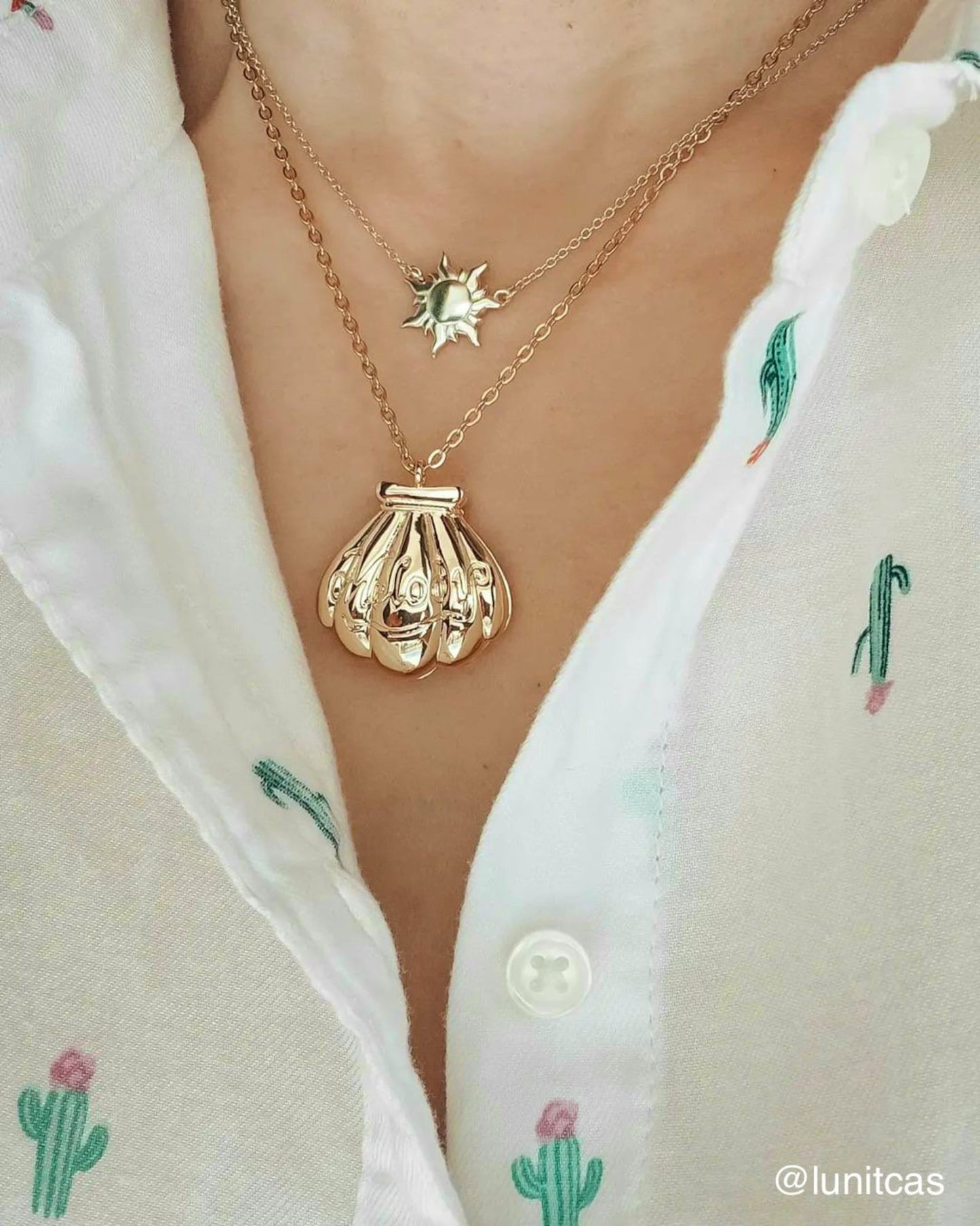 Melody Necklace Pendant Seashell Mermaid Locket Opening Medallion