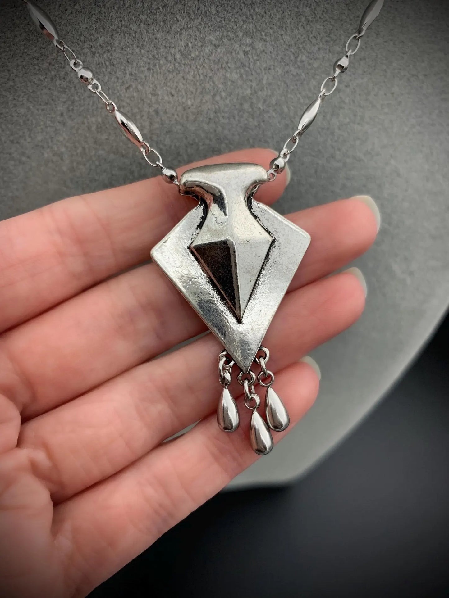 Collana Rhaneyra Targaryen Regina dei Draghi - Pendenti Goccia Acciaio