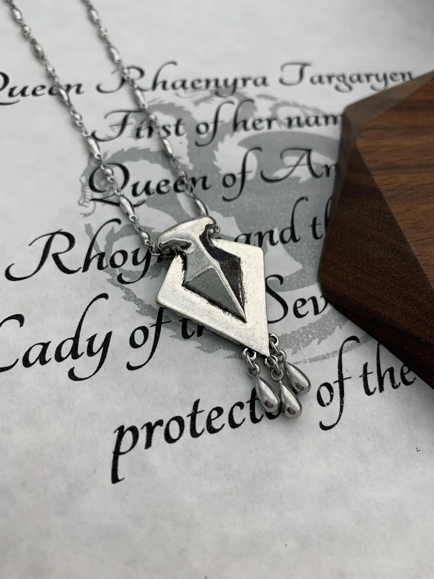 Collana Rhaneyra Targaryen Regina dei Draghi - Pendenti Goccia Acciaio