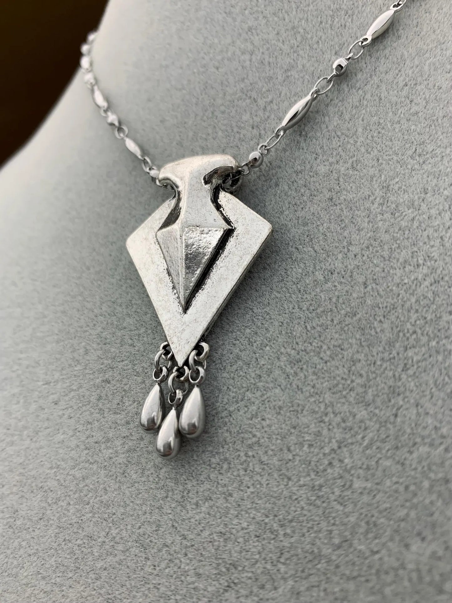 Collana Rhaneyra Targaryen Regina dei Draghi - Pendenti Goccia Acciaio