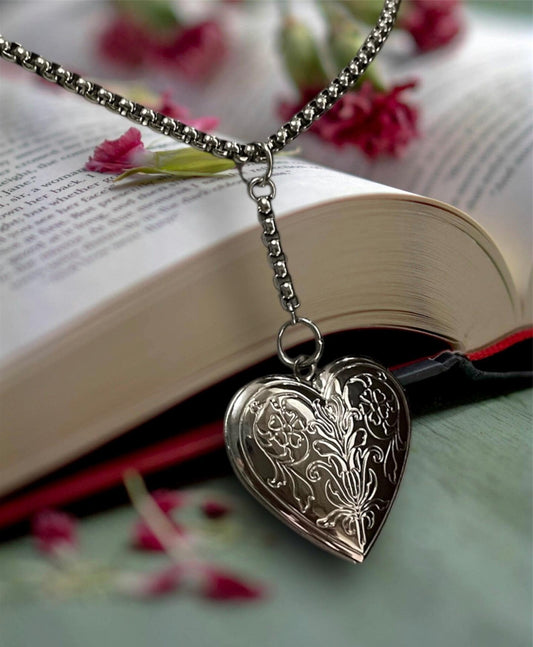 Collana Ellen Medaglione Cuore Nosferatu - Ciondolo Portafoto Locket Gotico - Acciaio Inossidabile - Incisione Gratuita